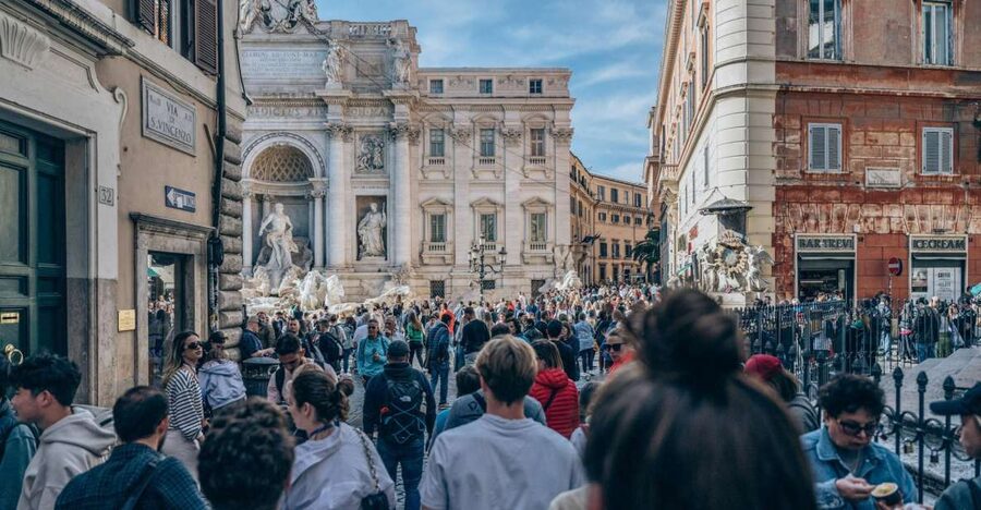 10 Wonders of Rome in 3 hours - Piazza di Pietra Area and Hadrian’s Temple: Easy to Miss, Fun to Discover