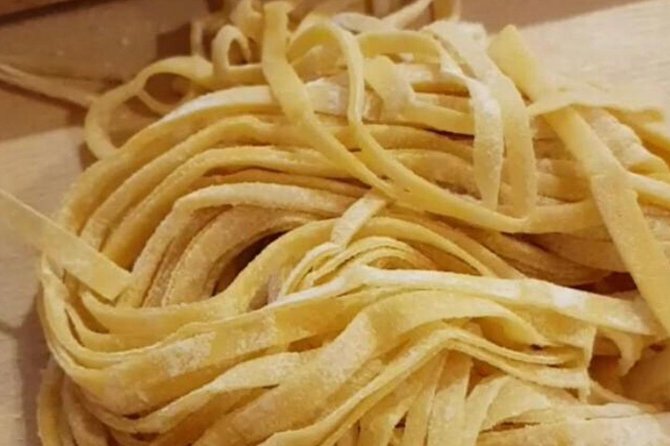 3 in 1 Cooking Class near Navona: Fettuccine, Ravioli & Tiramisu - Fettuccine From Scratch, Plus a Built-In Sauce Choice