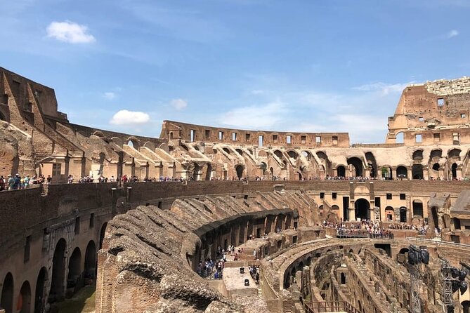 Best of Colosseum Experience: Exclusive Tour in 40 Languages - Starting Point and Getting Oriented in a Crowd