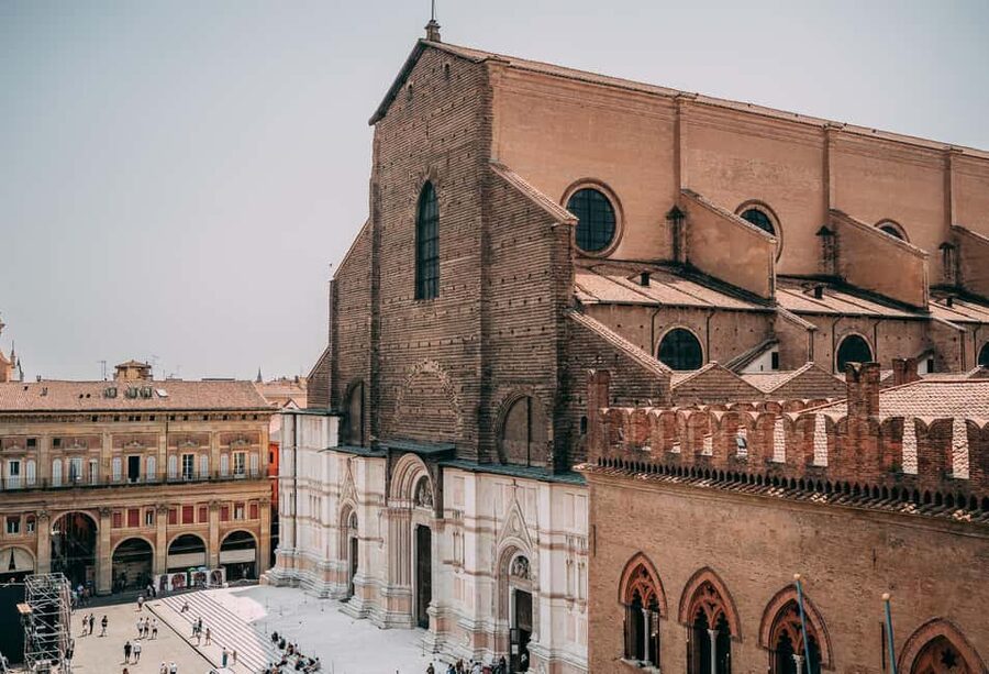 Bologna: Small-Group Tour with the Historic Archiginnasio - The Archiginnasio and Teatro Anatomico: old learning made visible