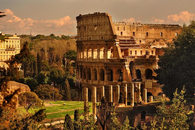 Colosseum Arena Floor, Roman Forum & Palatine Hill Tour - How the guide, headsets, and group size keep your day moving