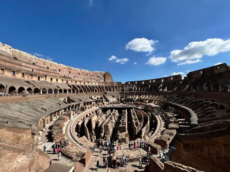 Colosseum, Roman Forum & Palatine Hill: AudioGuide & Host - Entering the Colosseum with reserved tickets and outdoor guidance