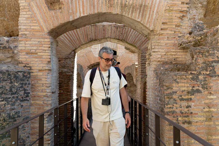 Colosseum Special Access Tour, with Ancient Temples & Tombs - The guide makes or breaks it, and here’s what you can look for