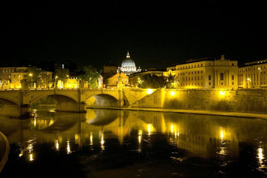 Dark Heart of Rome - Facts, Legend & Mystery Walking Tour - How to Prepare: Shoes, Walking Pace, and Spooky Comfort Level