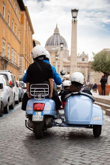 Evening Vespa Sidecar Tour with Gourmet Pizza Tasting - The VICO Pizza & Wine stop in Palazzo Rondanini