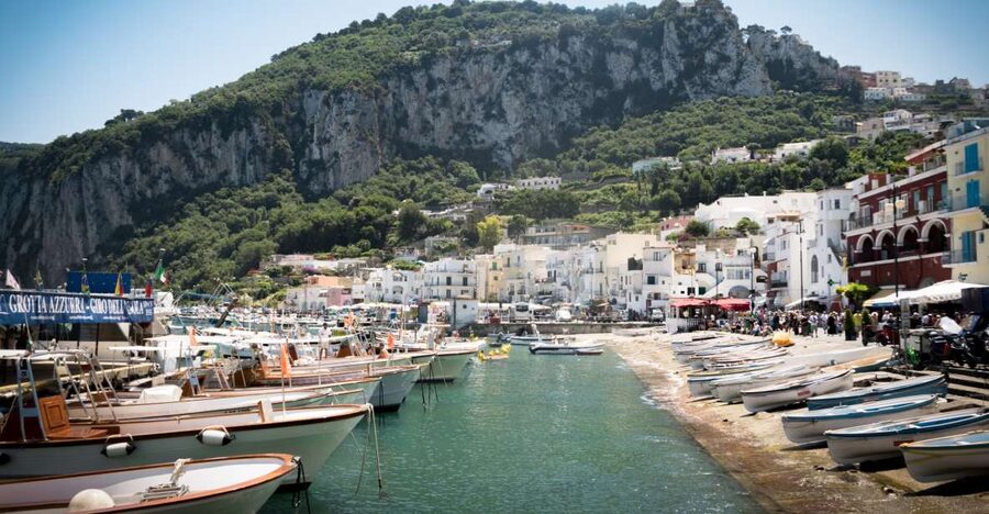 From Rome: Capri Island Day Trip - 7 AM Meeting Point: Getting on the Right Bus Fast