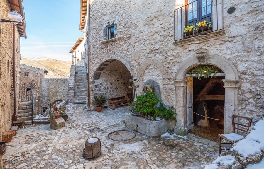 From Rome: Day trip to Abruzzo, Hidden Gem of Italy - Rocca Calascio: why Italy’s highest castle visit matters