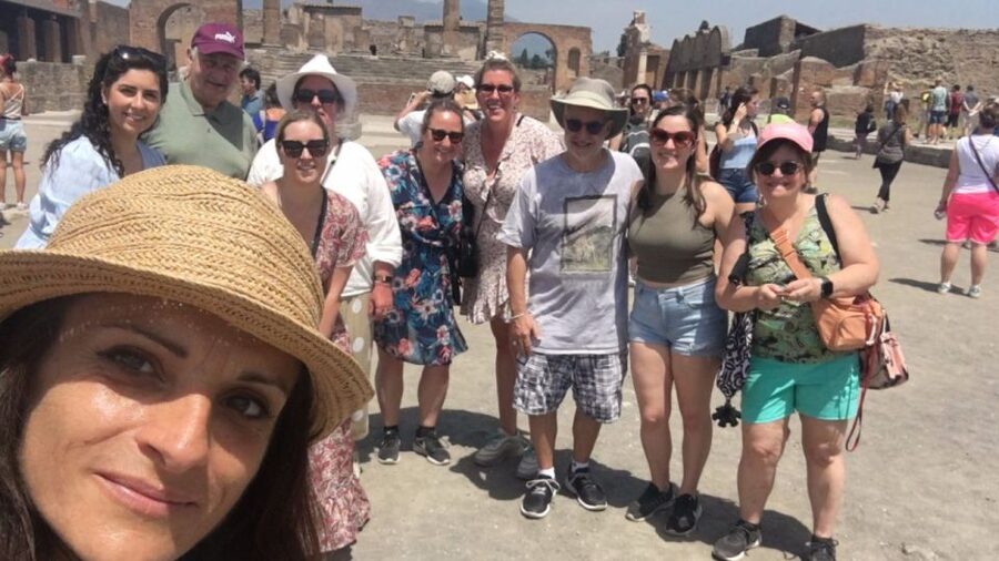 From Rome: Pompeii and Naples Day Trip by High-Speed Train - Neighborhood Glimpses: Quartieri Spagnoli and Umberto I Gallery