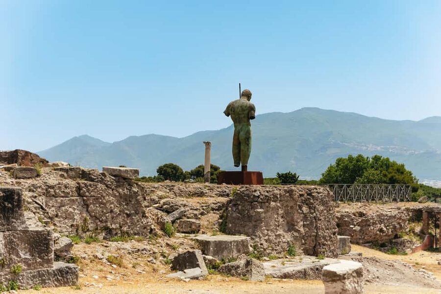 From Rome: Pompeii Day Trip with Optional Vesuvius and Lunch - Inside Pompeii: what the 2-hour guided walk actually covers