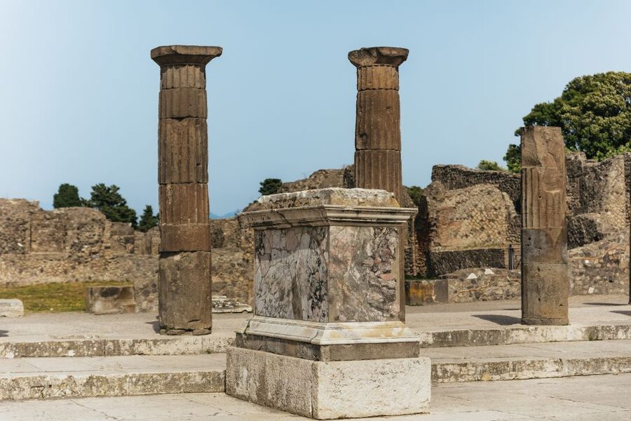 From Rome: Pompeii Day Trip with Optional Vesuvius and Lunch - Mount Vesuvius: choose crater hike or geologist-led walk