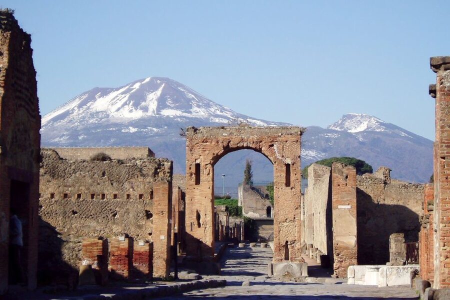 From Rome: Pompeii & Naples Small-Group Day Tour with Lunch - Bay of Naples views and Naples center time: where the day turns lively