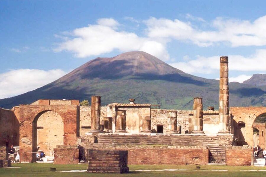 From Rome: Pompeii & Naples Small-Group Day Tour with Lunch - What to pack and how to handle Pompeii’s reality (rain or shine)