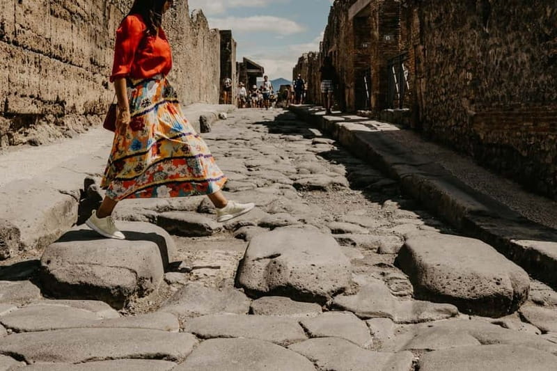 From Rome: Pompeii Ruins Tour with Expert Guide & Fast Train - Meeting in Naples: Finding inStazione and Getting Oriented