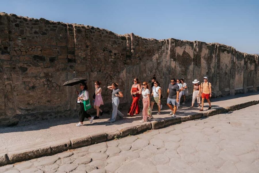 From Rome: Pompeii with Expert Guide & Amalfi Coast Day Trip - Positano Free Time: A Pretty Town With a Real Schedule