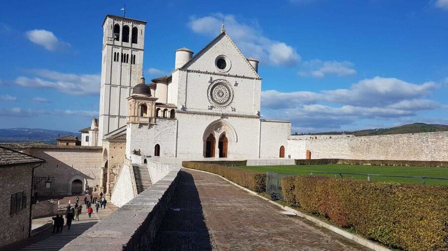 From Rome: Umbria, Assisi and Orvieto Day Tour - Who should book this, and who should pass