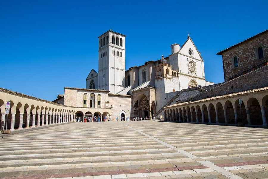 From Rome: Umbria, Assisi and Orvieto Day Tour - The road stops that break up the drive without eating your day