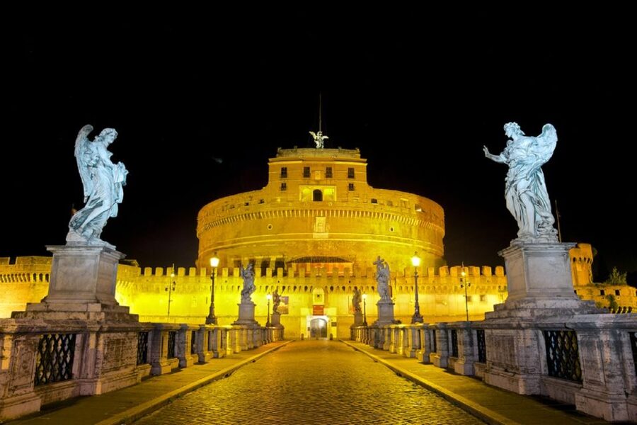 Ghosts of Rome 2-Hour Tour - Starting at Piazza Colonna, Then Switching Rome Into Story Mode