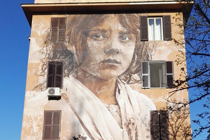 Graffiti art tour in Rome - Trevi Fountain Stop: Free Time for Photos Without a Ticket Hassle
