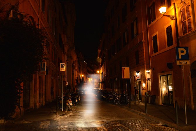 Haunted Rome Ghost Tour - The Original - Meeting near Castel Sant’Angelo and getting oriented fast
