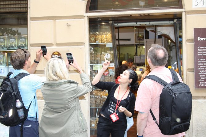 Jewish Ghetto & Piazza Navona: Food, Wine & Sightseeing Rome Tour - Guides, pacing, and the difference between a good night and a great one