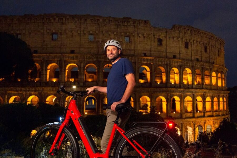 Night Tour of Rome with Top E-bike & optional Italian Dinner - The Colosseum and Roman Forum stop: sunset views without the stampede