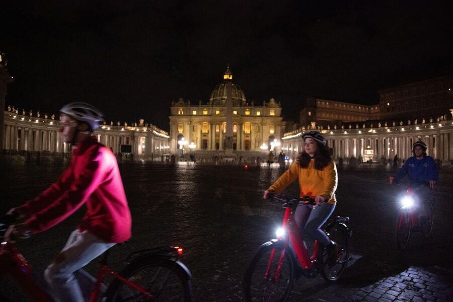 Night Tour of Rome with Top E-bike & optional Italian Dinner - Spanish Steps to Trevi Fountain: the famous names, seen from the right angle