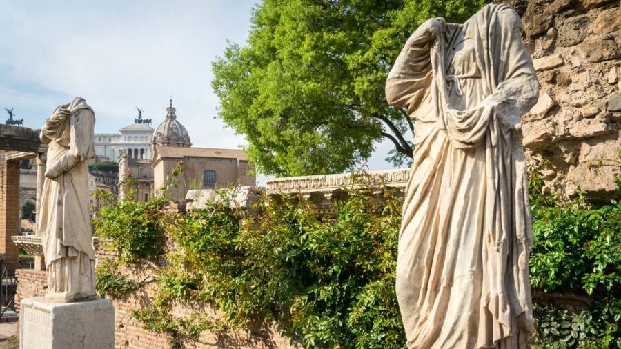 Palatine Hill and Roman Forum Tour with Fast-Track Entrance - Arch of Titus: a shortcut to empire symbolism