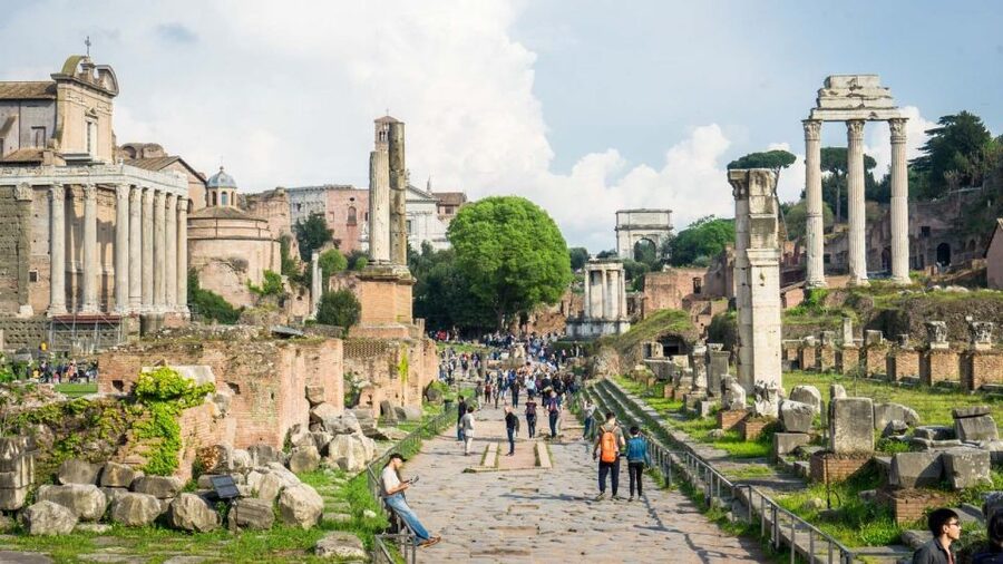 Palatine Hill and Roman Forum Tour with Fast-Track Entrance - Palatine Hill: the older Rome layer, plus Romulus and Remus