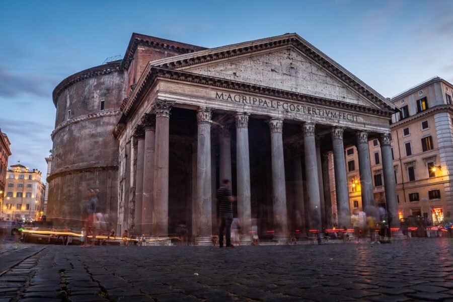 Pantheon and Jewish Ghetto Tour - Entering the Pantheon dome, oculus light, and what to notice