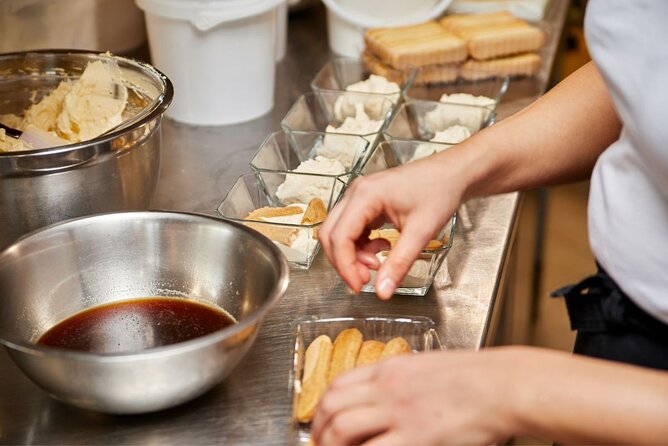 Pasta and Tiramisu Cooking Class in Rome, Piazza Navona - Bruschetta, Drinks, and the Meal Flow That Keeps You Fed