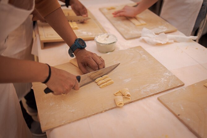 Pasta Cooking Class in Rome - Fettuccine Class in Piazza Navona - Cooking Like a Roman: How Fettuccine Making Works in the Workshop