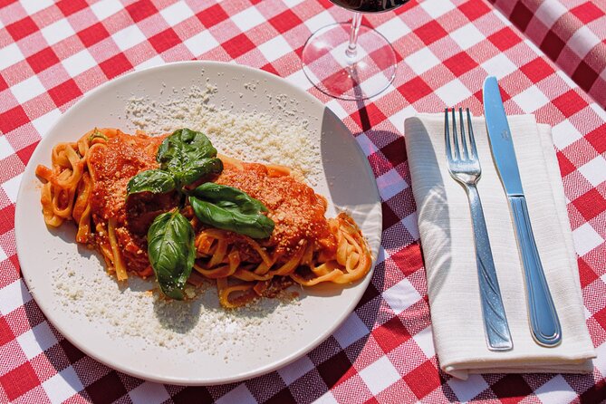 Pasta Cooking Class in Rome - Fettuccine Class in Piazza Navona - Meeting at TucciPiazza Navona: Timing and What Happens First
