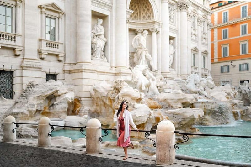 Photoshoot in Rome for couples - Stop 3: Outside the Colosseum (Big Icon, Better Angles)