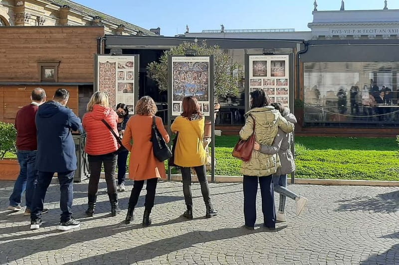 Private Vatican Tour with the option to visit St. Peter's - Entering the Vatican Museums: Courtyards, Rooms, and Art You Can Name