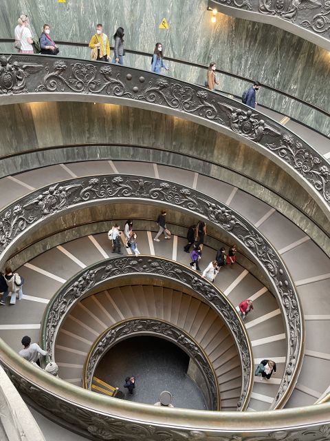 Roma Museo Vaticano y Capilla Sixtina Tour guiado - Key highlights you’ll feel right away