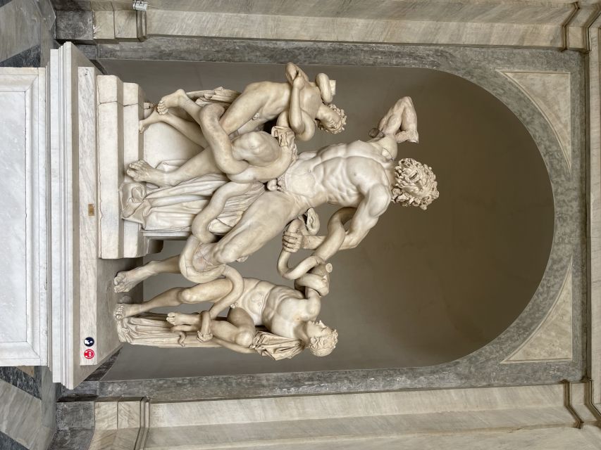 Roma Museo Vaticano y Capilla Sixtina Tour guiado - Vatican Museums: your guided route through the big rooms