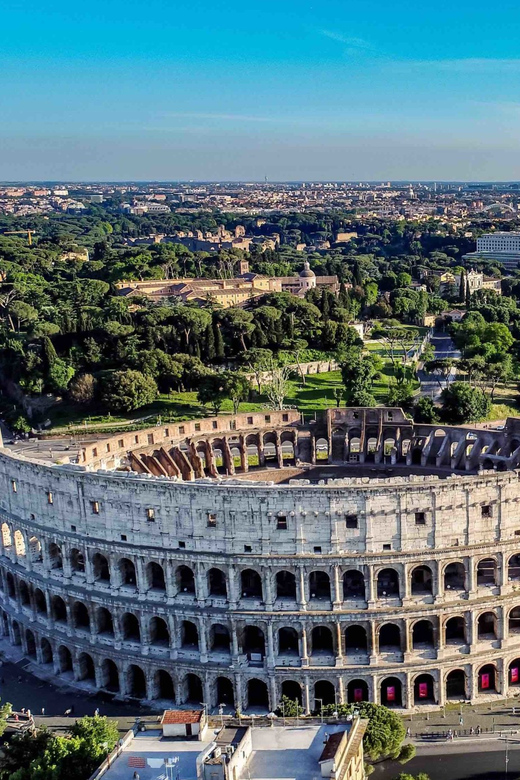 Rome: 1-Hour Fast Colosseum Tour - Getting there: the Via dei Fori Imperiali meeting point and arrival reality