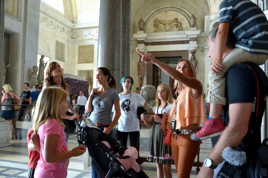 Rome: 2.5-Hour Family Vatican Highlight Scavenger Hunt - Quick Hits: What Makes This Tour Feel Worth It