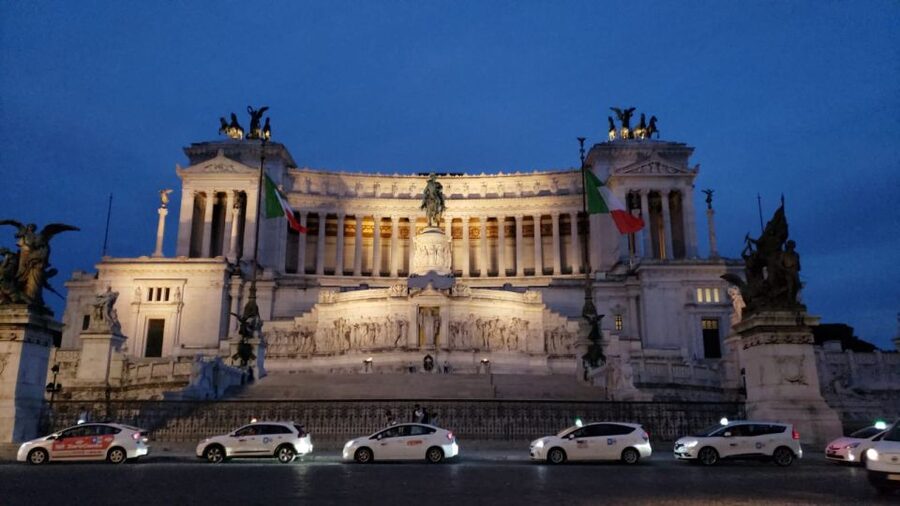 Rome: 2-Hour Golf Cart Sightseeing Tour at Night - St. Peter’s Basilica From the Streets, Not the Tickets