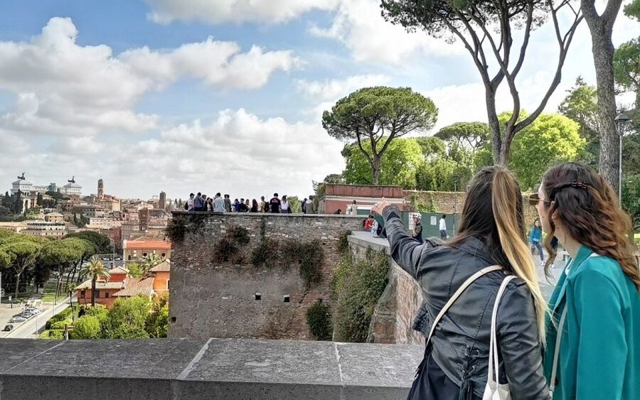Rome: 3-Hour Panoramic Luxury Golf Cart Tour - Piazza Navona, Trevi Fountain, and the Pantheon, from the right angle