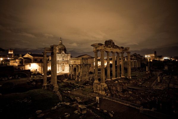 Rome After Dark: Private Luxury Night Tour by Car - Spanish Steps at night: a quick photo stop with big payoff