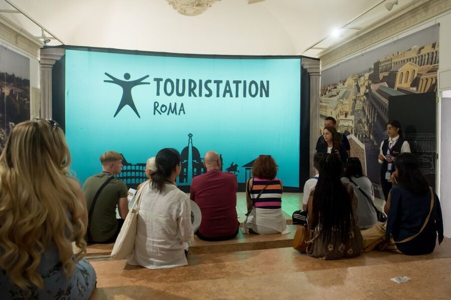Rome: Ancient Rome Multimedia Video - How this fits into your day near the Roman Forum