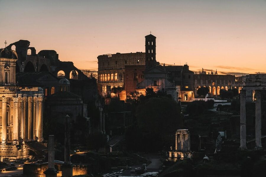 Rome: Ancient Rome Night Tour - Rione Monti by Night: Julius Caesar Roots and a Pope Borgia Connection