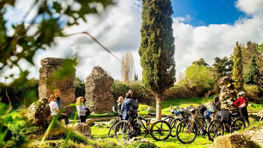 Rome: Appian Way Aqueducts Bike Tour (UPG Catacombs & Lunch) - Porta San Sebastiano: the official start of the Rome-outside-Rome feeling