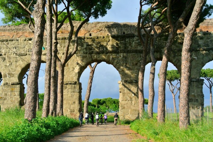 Rome: Appian Way, Catacombs & Roman Aqueducts Top EBike Tour - Caffarella Valley and Baths of Caracalla: the ride back toward city life