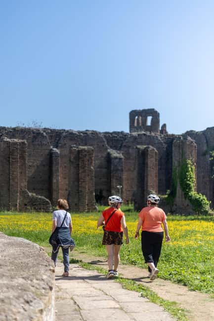 Rome:Appian Way E-bike Tour with Catacombs, Aqueducts & Food - Lunch or aperitivo in the countryside: local food you can actually enjoy