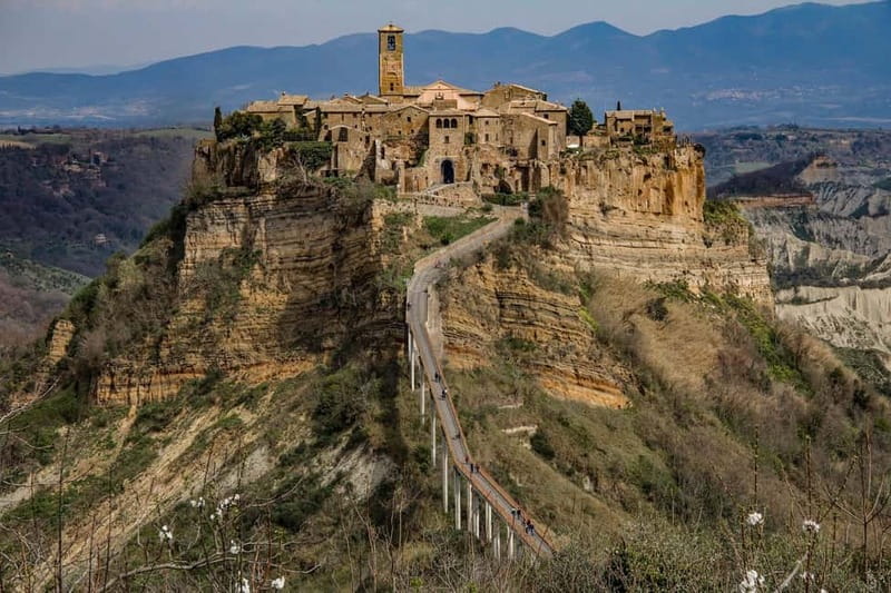 Rome: Assisi, Civita di Bagnoregio and Orvieto Day Tour - Rome to Umbria by luxury coach, and why the schedule feels the way it does