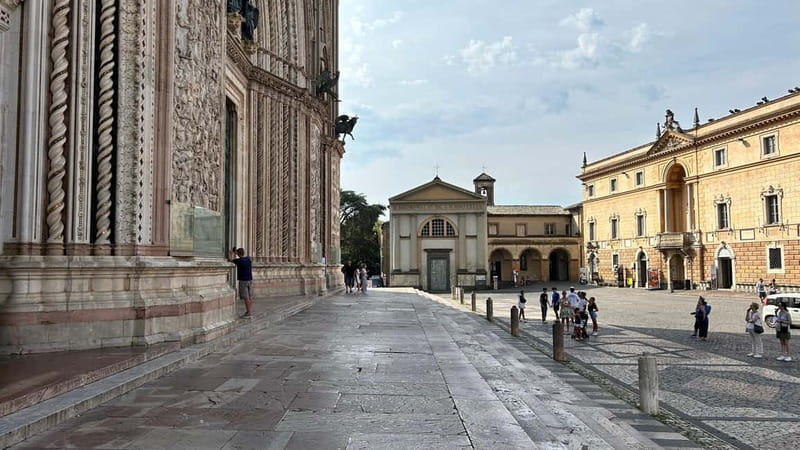 Rome: Assisi, Civita di Bagnoregio and Orvieto Day Tour - Food, drinks, and entrance fees: how to budget without ruining your day
