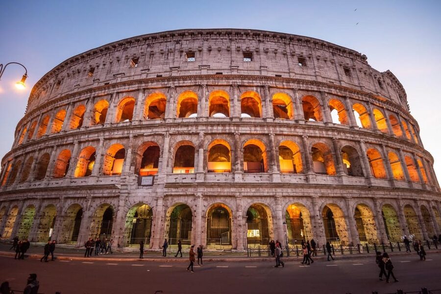 Rome: Audio guide of the Colosseum - A 40-Minute Time Machine Outside the Colosseum