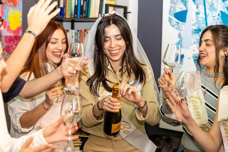 Rome: Bar Crawl with Local Guide & Drinks - Pace and Timing: How a 3-Hour Night Tour Feels in Real Life
